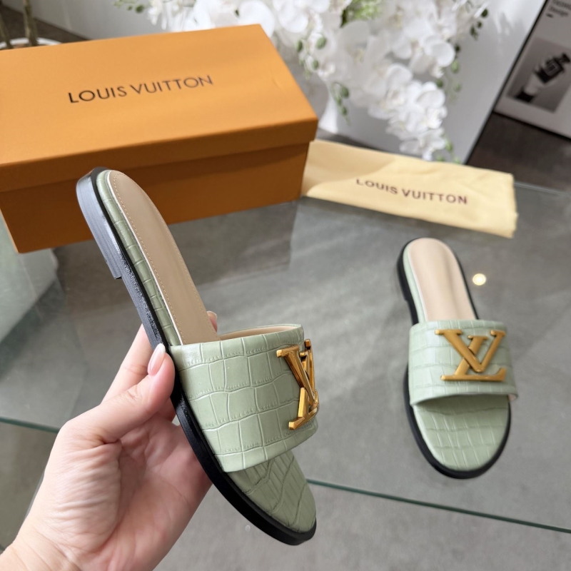 l0vis Vvtt0n slippers